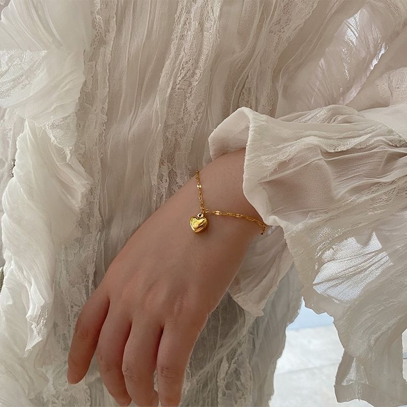 Heart-Shaped Charm Bracelet Stornfield