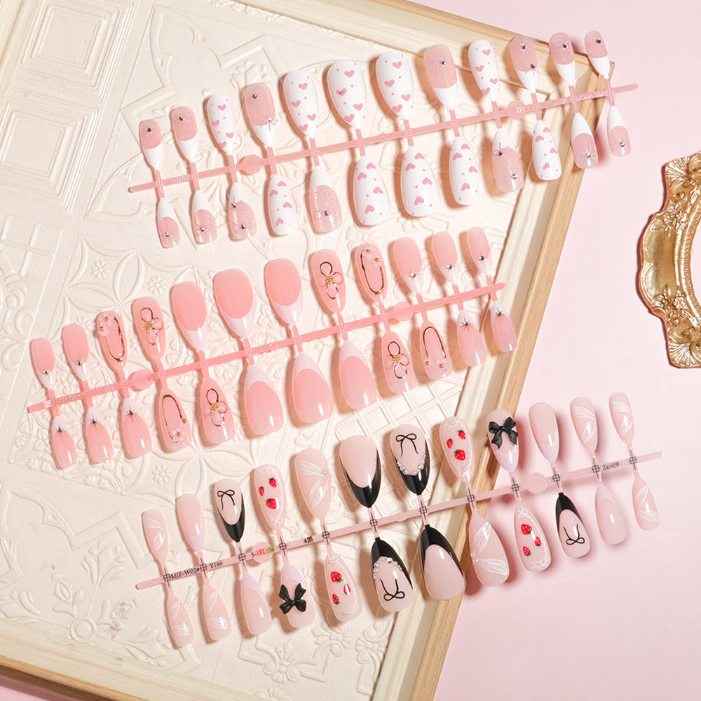 Elegant Floral Accent Press-On Nail Set Stornfield