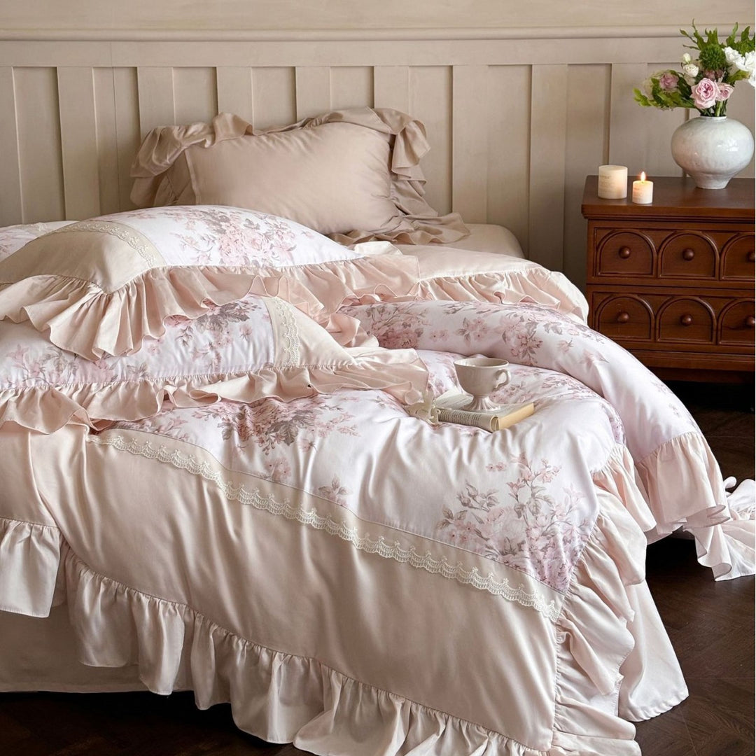 Romantic cotton satin bedding set with ruffled hem and floral vintage print