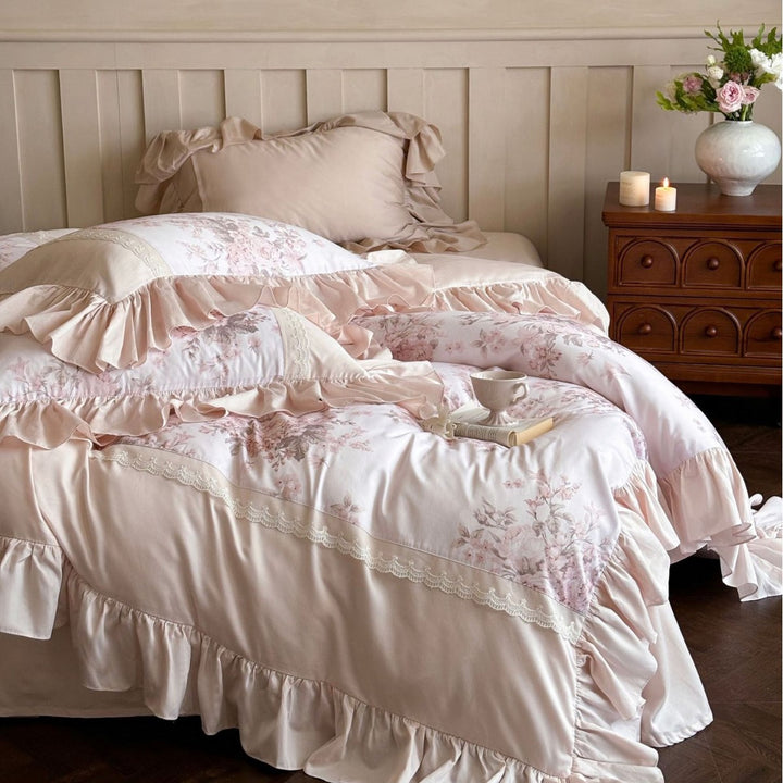 Romantic cotton satin bedding set with ruffled hem and floral vintage print
