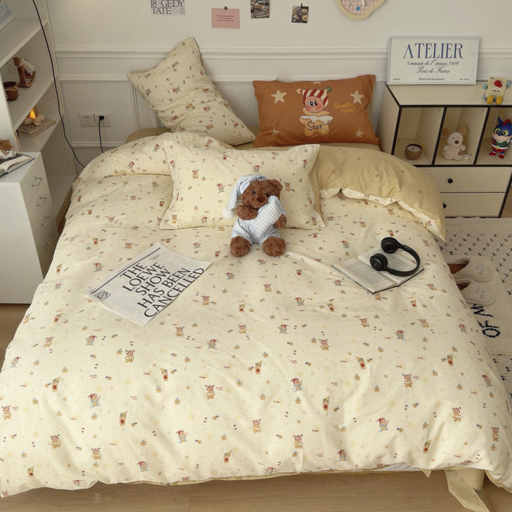 Children's bedding set made from skin-friendly cotton blend with playful pony print