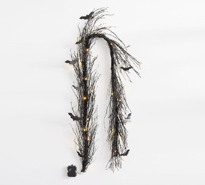 Halloween-Themed Decorative Bat Wreath