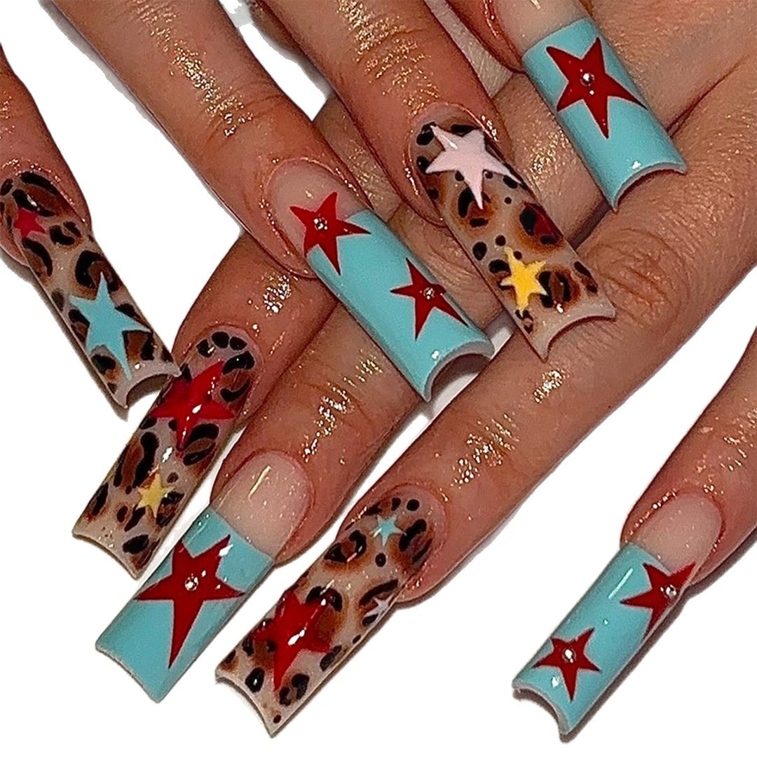 Artificial nails with striking star design Stornfield