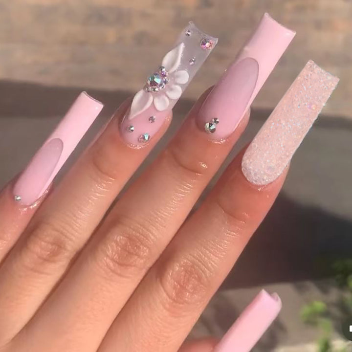 Glamorous Floral Press-On Nail Set Stornfield