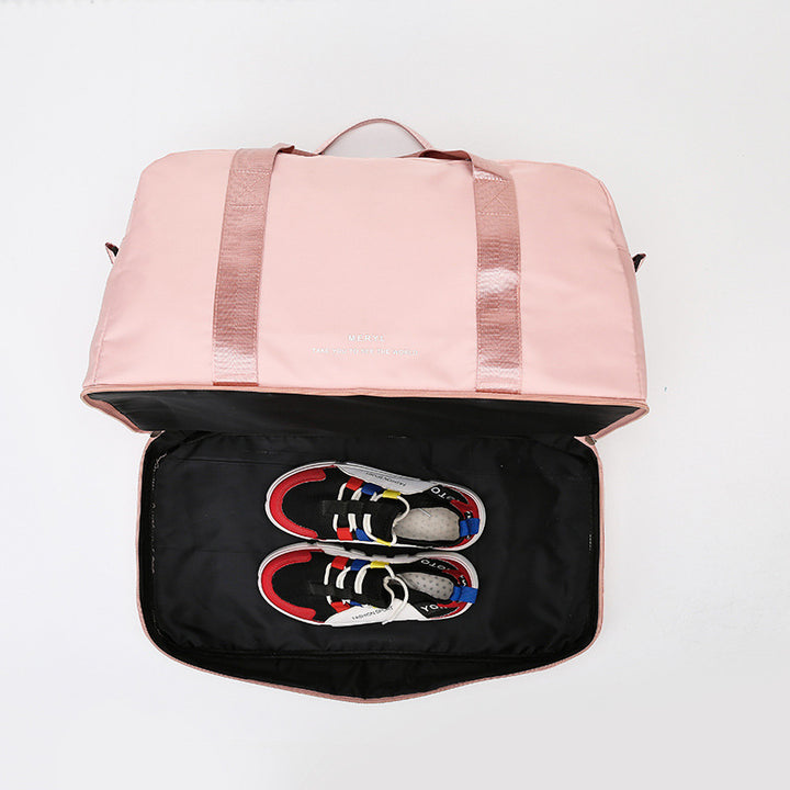 Sporty travel bag with adjustable shoulder strap Stornfield