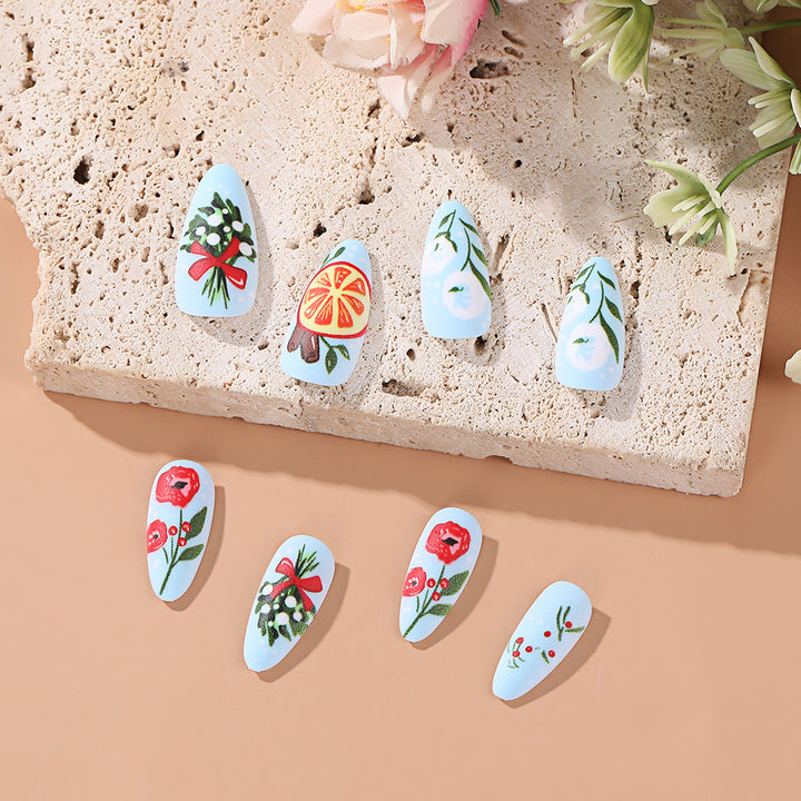 Exquisite Kunstnägel mit floralen Motiven Stornfield