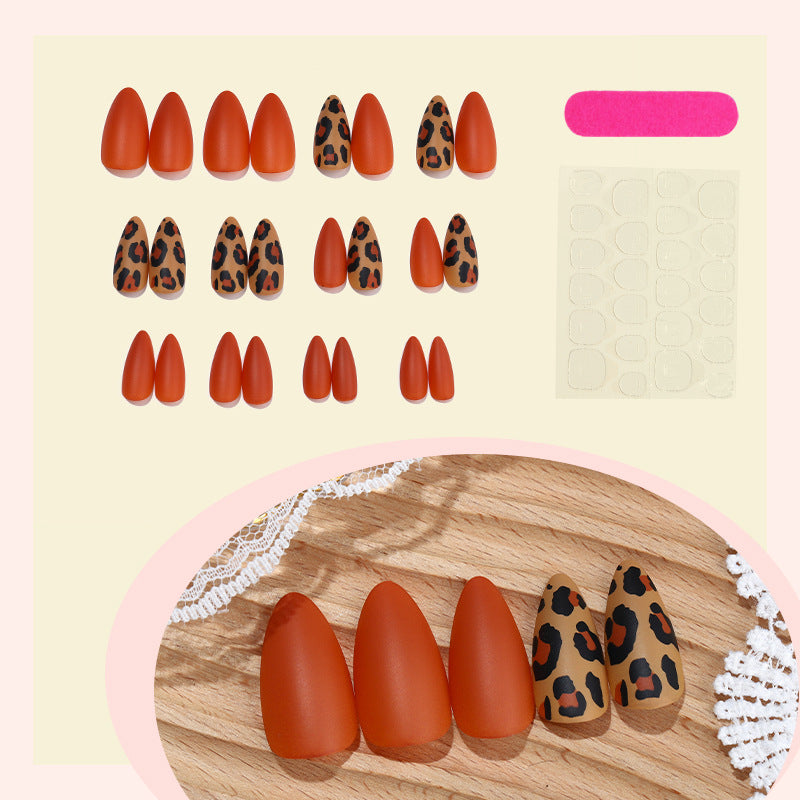 Chic Artistic Press-On Nail Set Stornfield