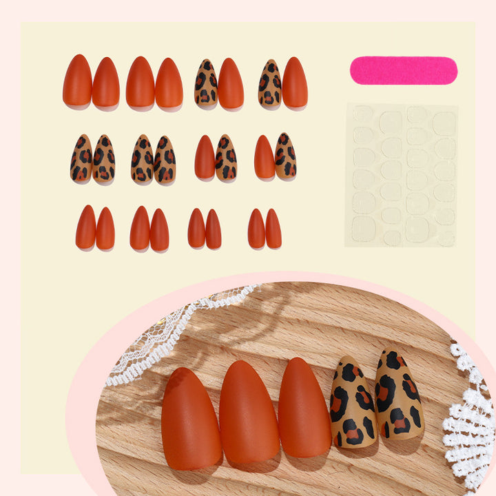 Chic Artistic Press-On Nail Set Stornfield