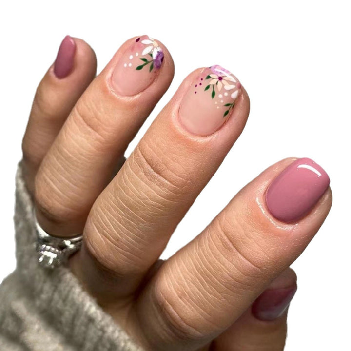 Artistic Floral Design Press-On Nails Stornfield