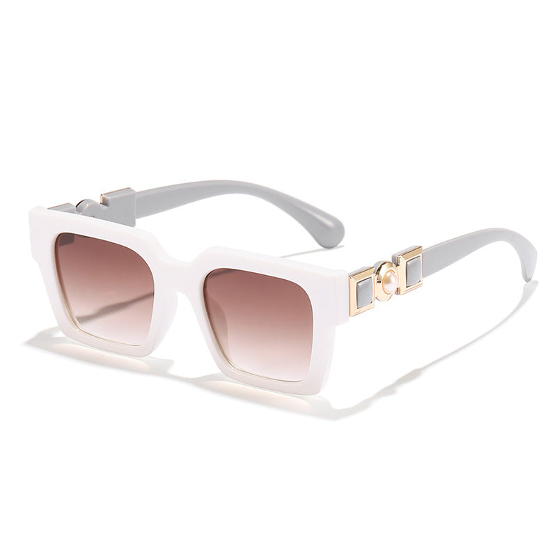 Women's fashionable sunglasses with glamorous frame Stornfield