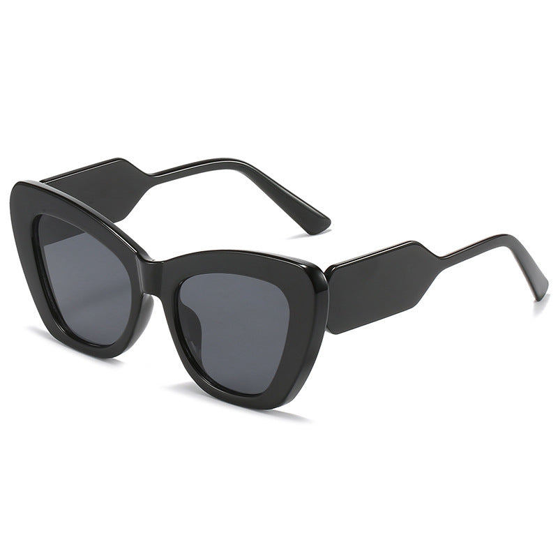 Fashion-Forward Geometric Frame Sunglasses Stornfield