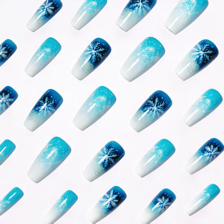 Creative artificial nails with winter snow motif Stornfield