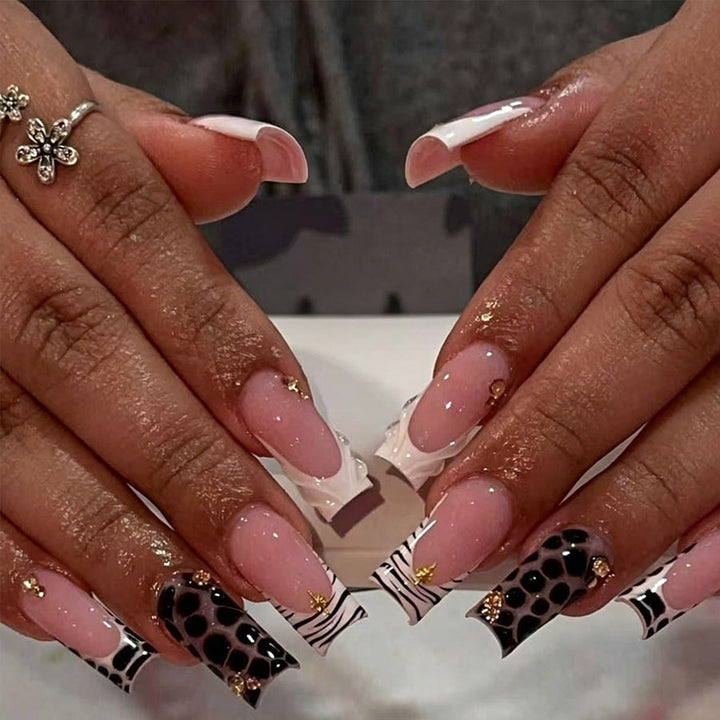 Artificial nail set with luxurious 3D details Stornfield