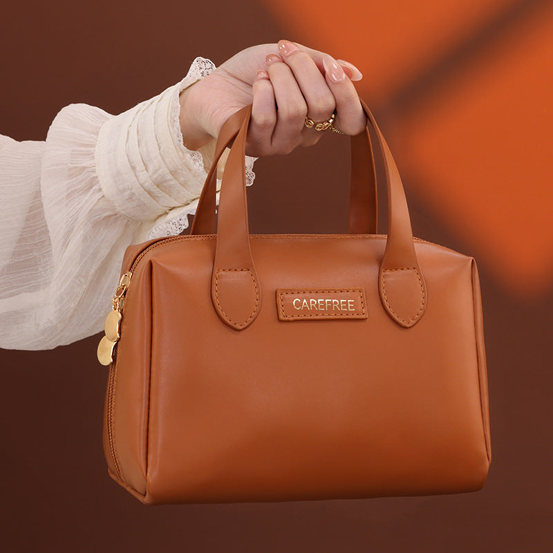 Cosmetic Transport Bag with Elegant Design and Practical Compartments Stornfield