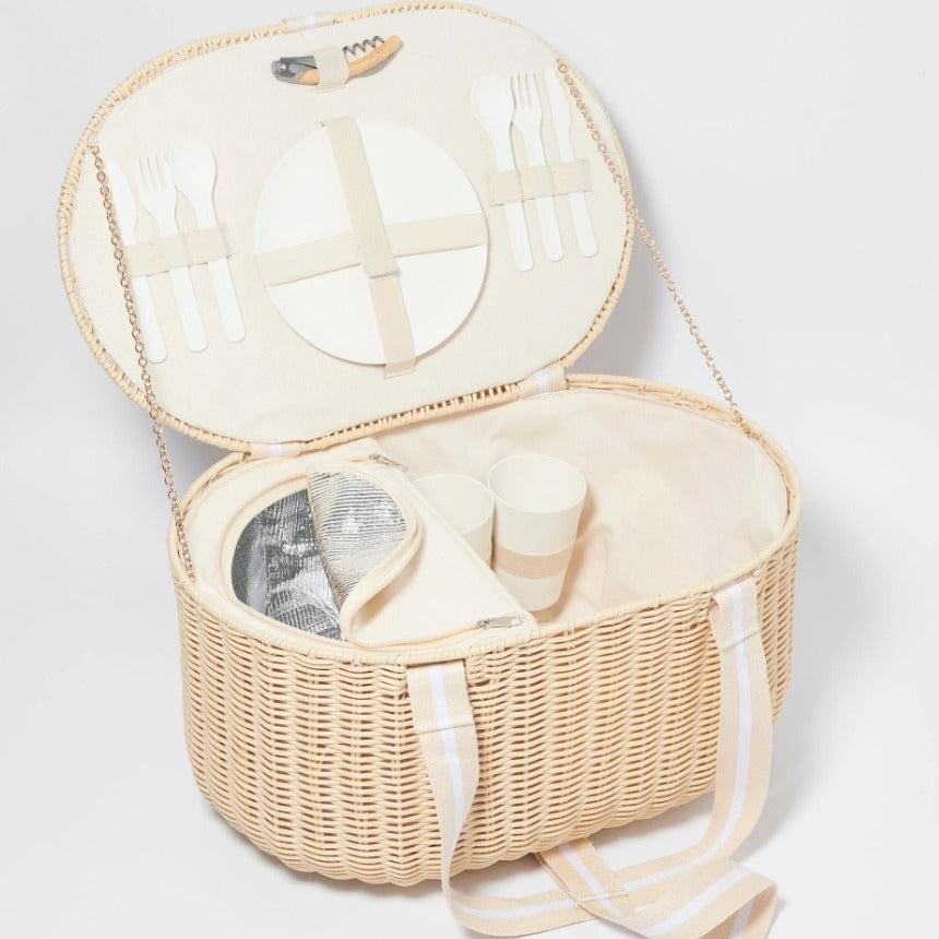 Ladies picnic basket with integrated cutlery set and practical insulation elements Stornfield