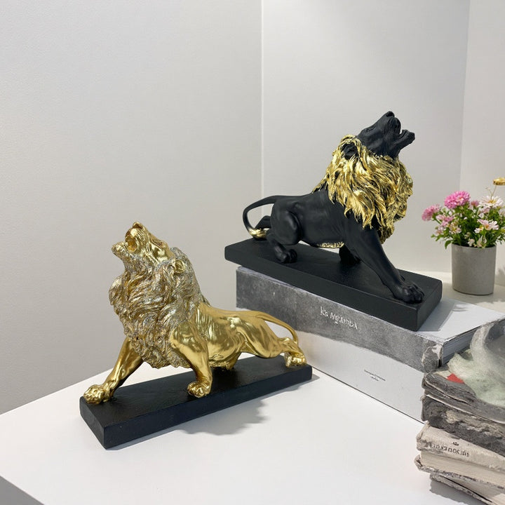 Decorative lion figure with golden details Stornfield