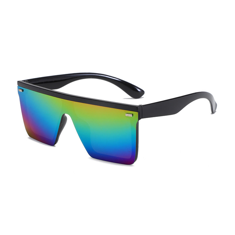 Women's Sporty Oversized Sunglasses with Modern Frame Stornfield