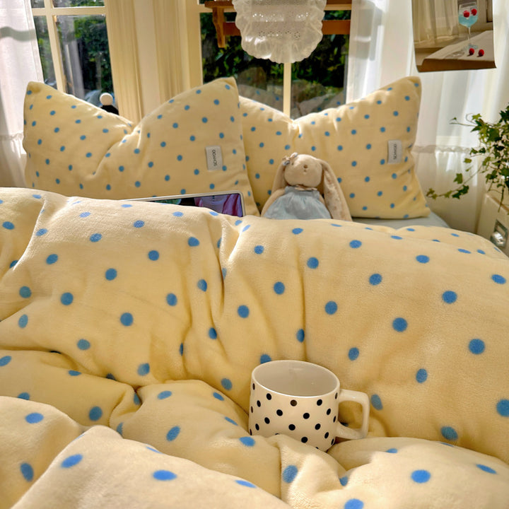 Plush Polka Dot Bedding Set
