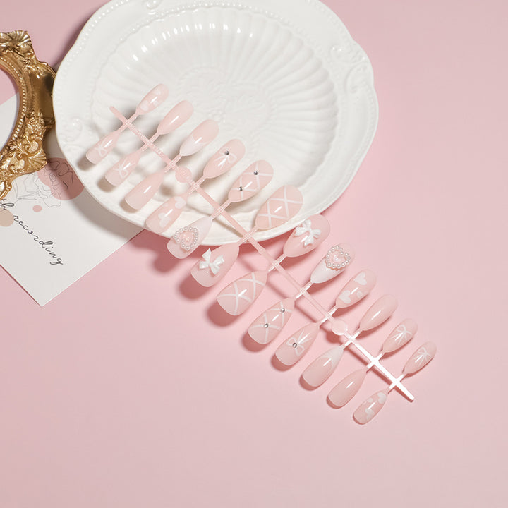 Elegant Floral Accent Press-On Nail Set Stornfield