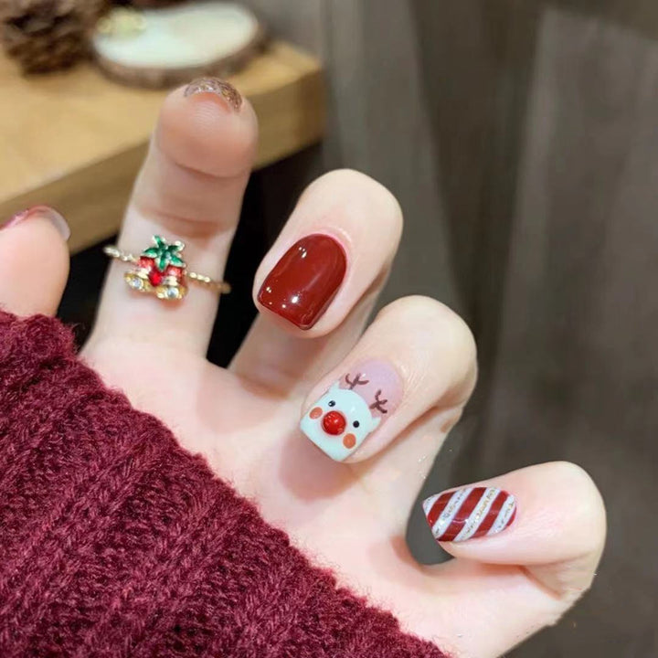 Artificial nail design with festive Christmas motif Stornfield