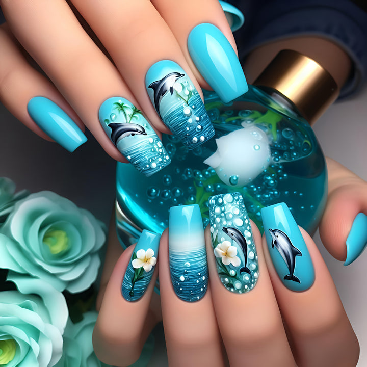 Artificial nails with underwater inspired marine motif Stornfield