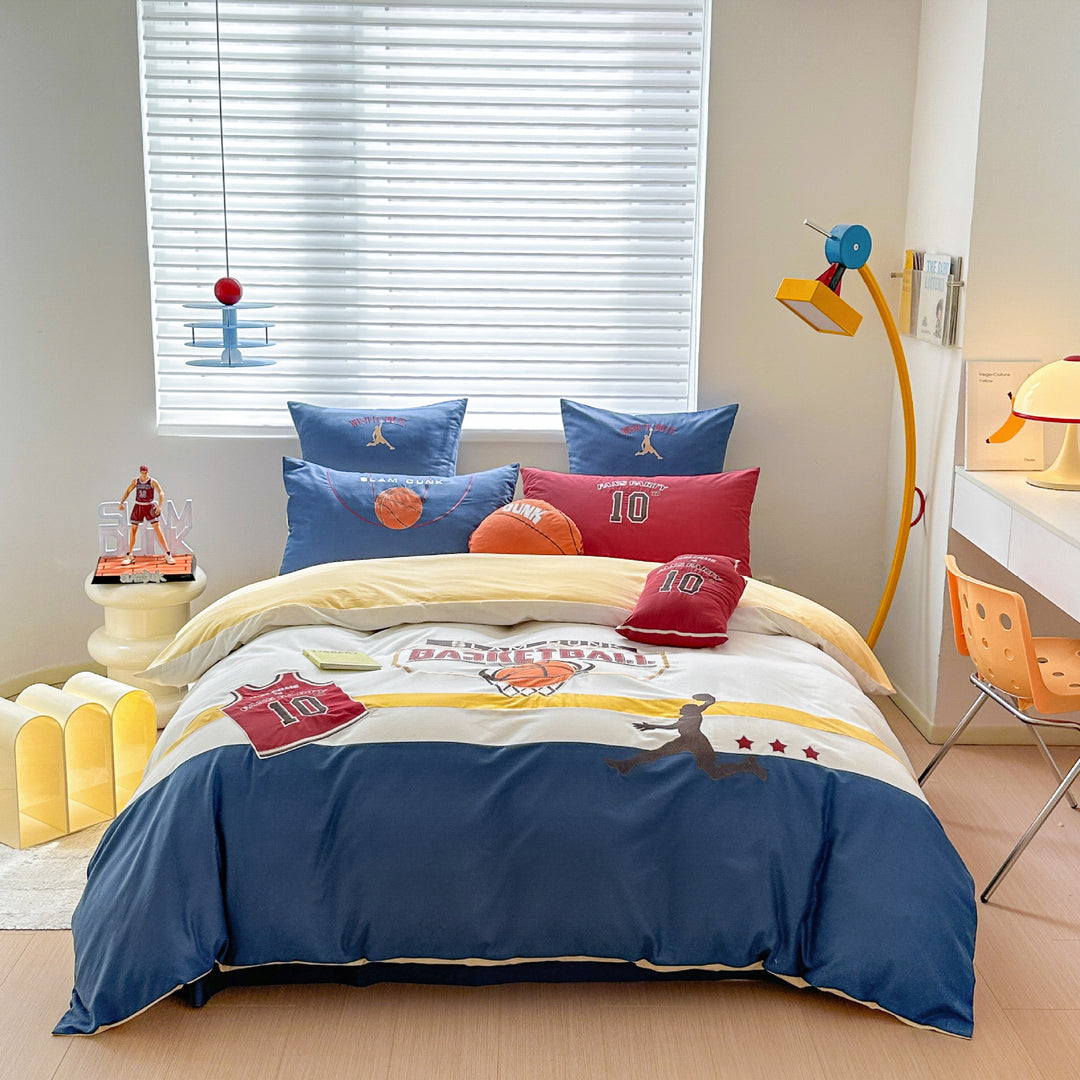 Child bed linen set with sporty basketball print made of breathable cotton percale