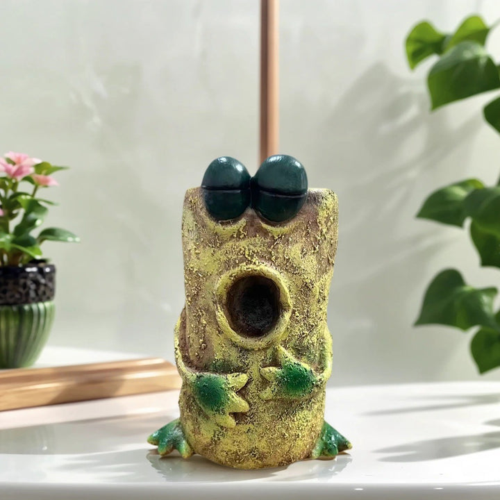 Decorative plant pot in frog design Stornfield