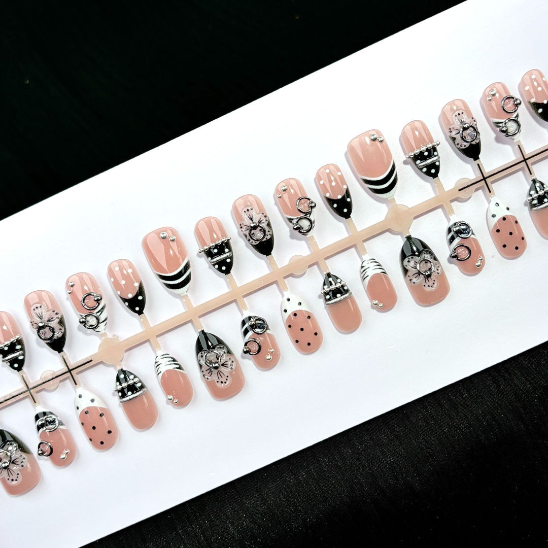 Stylish Nail Art Press-On Set