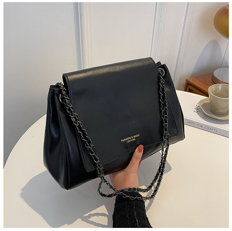 Elegant Chain-Detail Shoulder Handbag