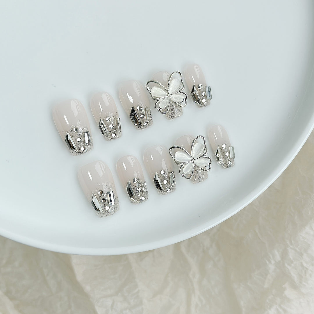 Decorative Press-On Nail Art Set with Floral Accents  1791773215