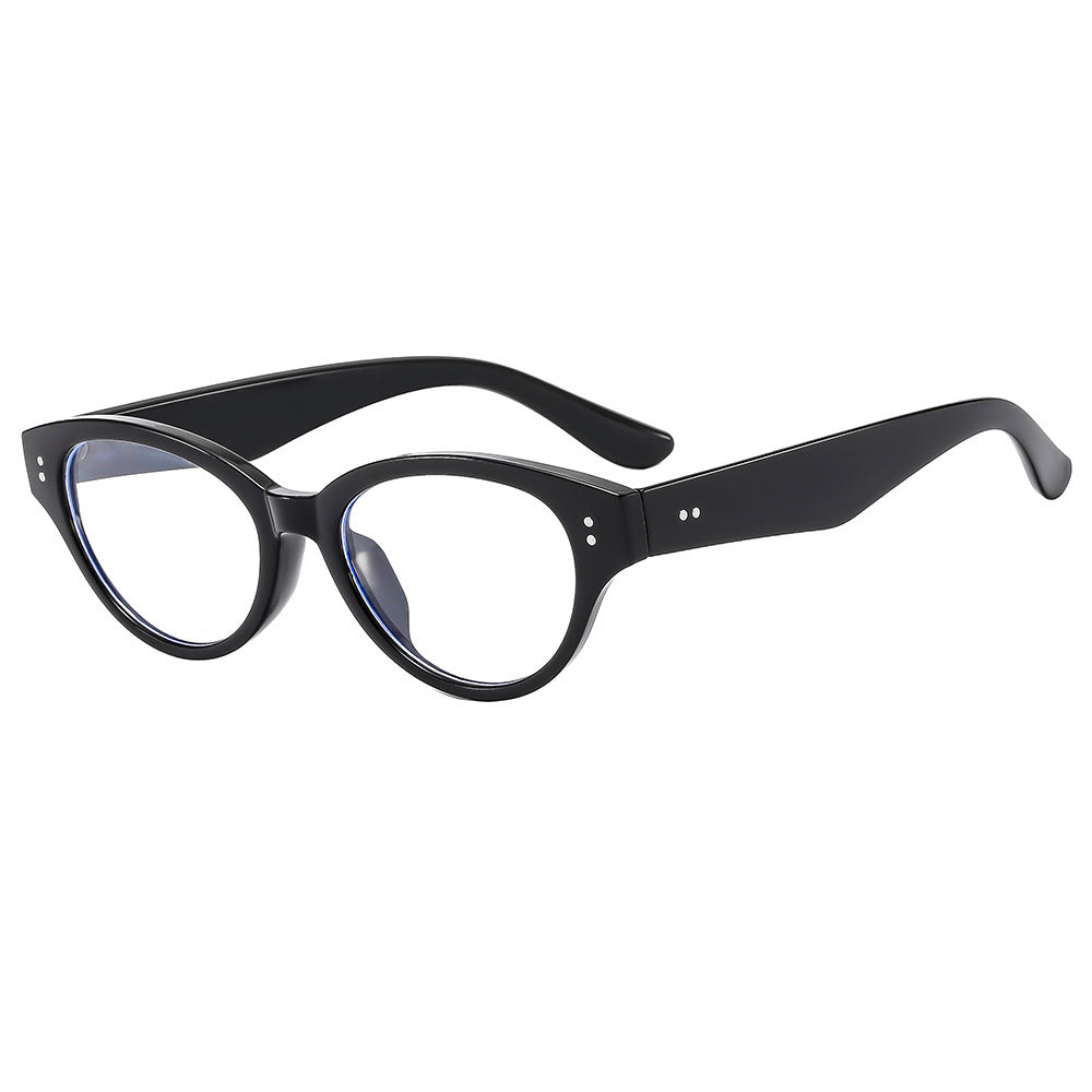 Retro-Inspired Luxurious Cat-Eye Sunglasses Stornfield