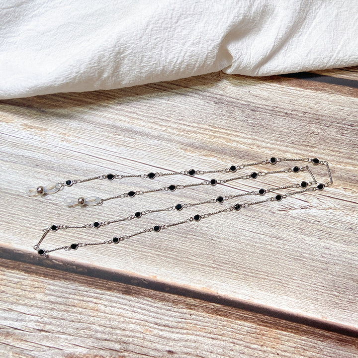 Elegant jewelry holder chain with onyx beads Stornfield