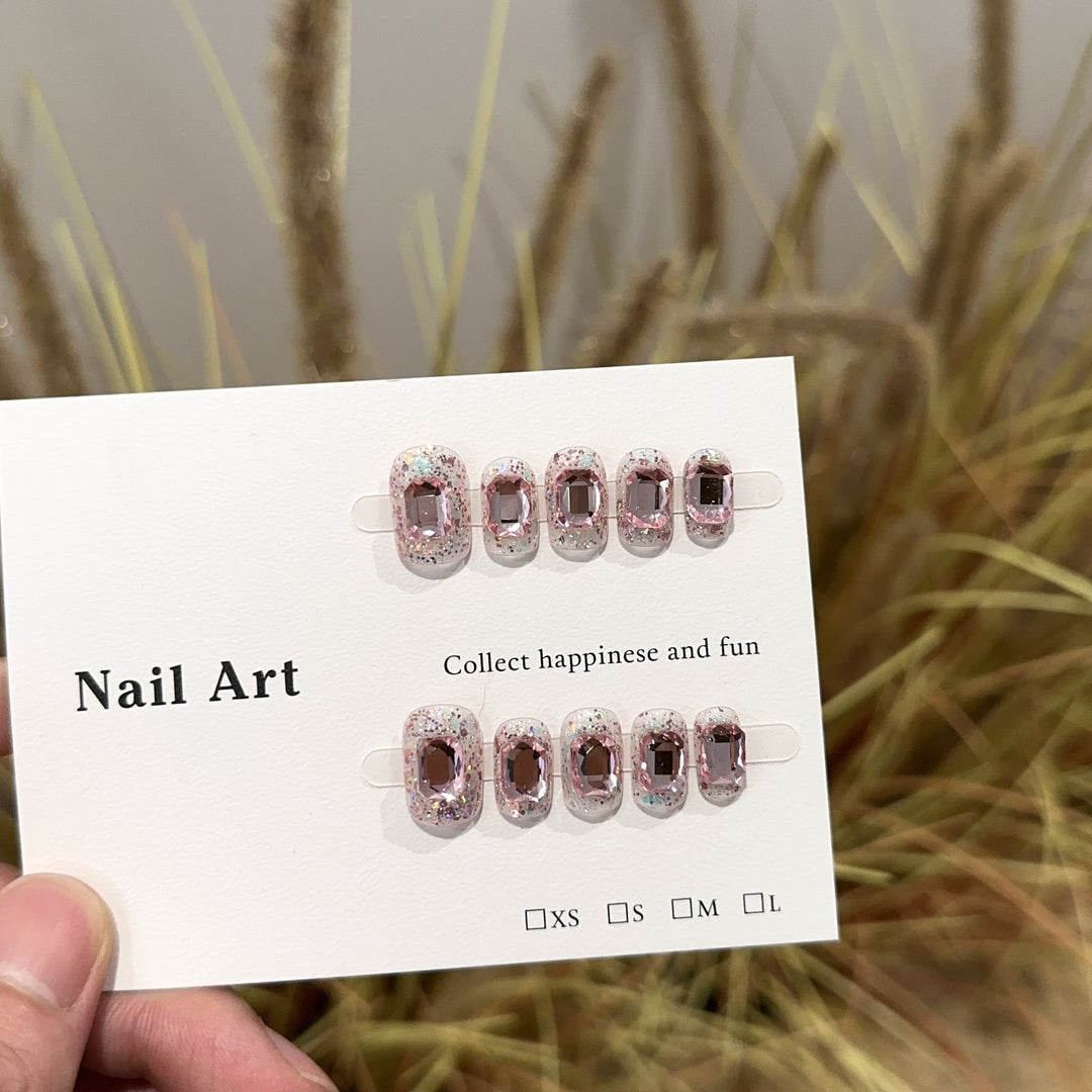 Decorative Press-On Nail Art Set with Glittering Accents