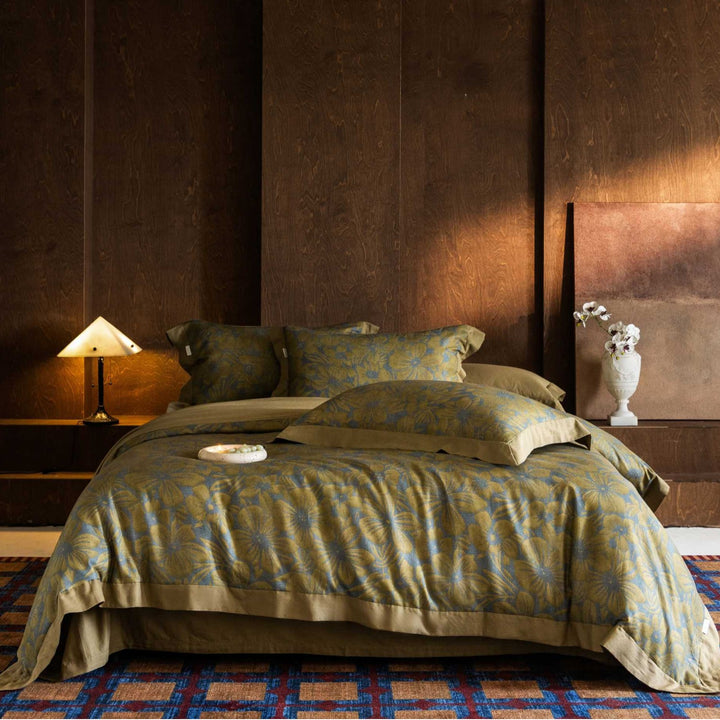 Vintage Botanical Jacquard Duvet Cover Set with Contrast Hem and Envelope Pillow Shams