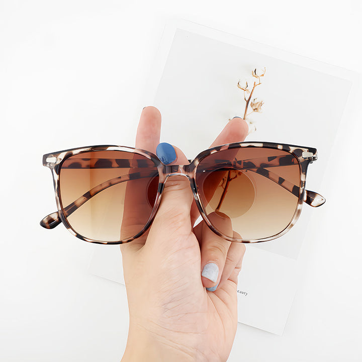 Chic Cat-Eye Sunglasses Stornfield