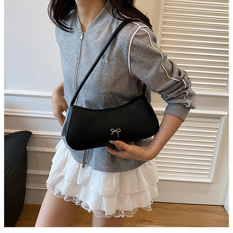 Elegant Curved Handbag Stornfield