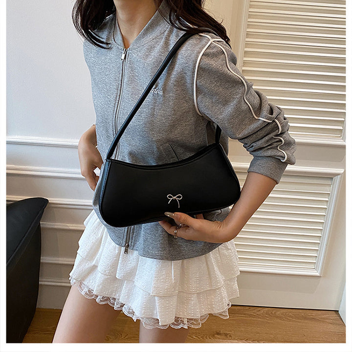 Elegant Curved Handbag Stornfield