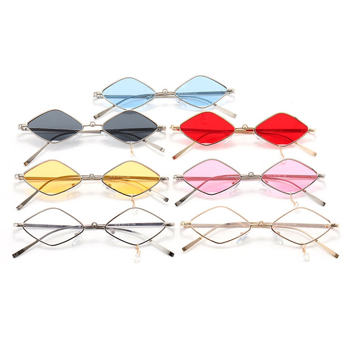 Ladies fashionable sunglasses with faceted frame Stornfield
