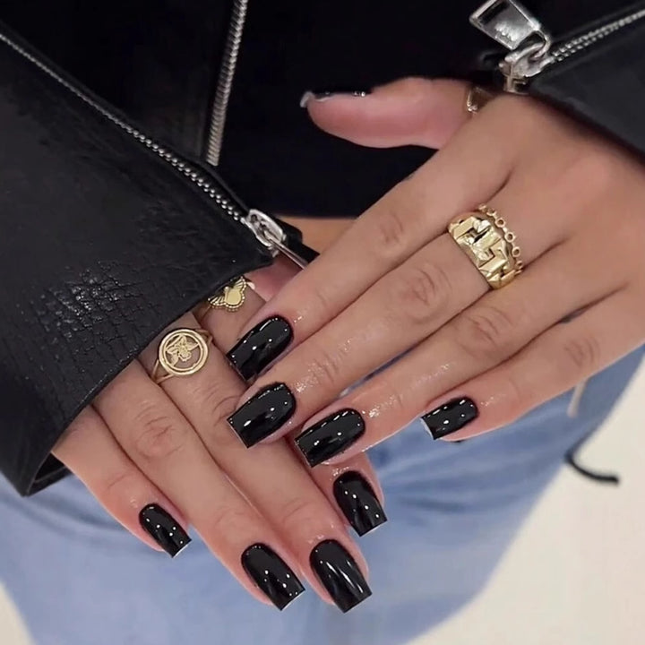 Shiny artificial nail set Stornfield