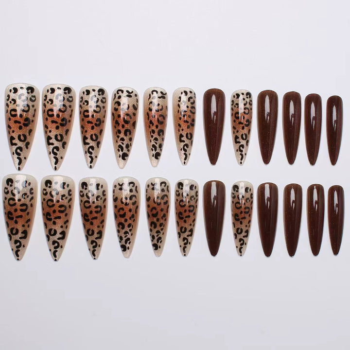 Elegant designed artificial nails Stornfield