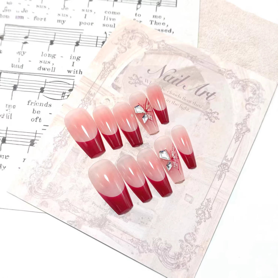 Artificial High Gloss Artificial Nails with Elegant Decorations Stornfield