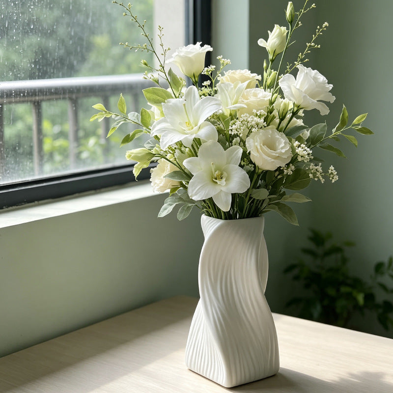 Modern Sculptural Decorative Vase Stornfeild