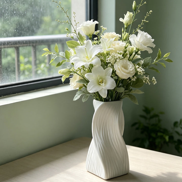 Modern Sculptural Decorative Vase Stornfeild