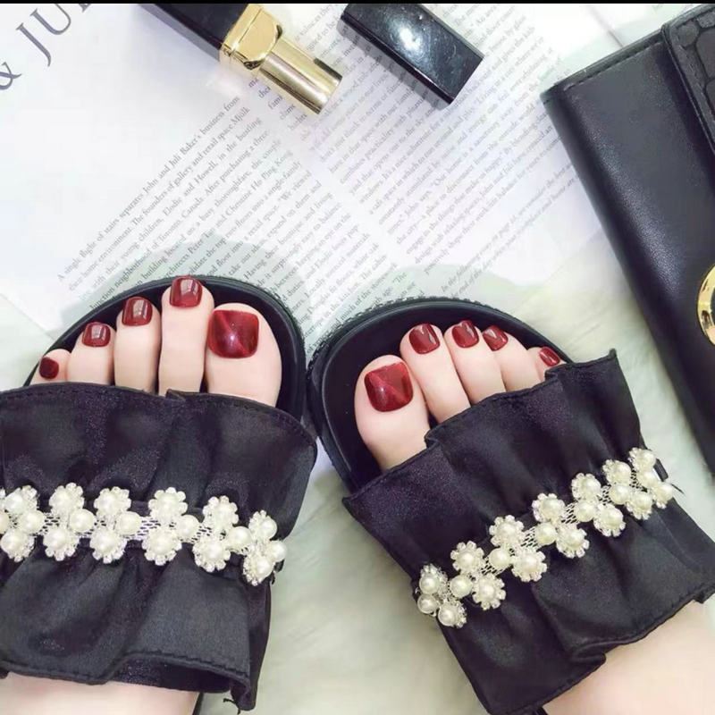 Artificial nails with elegant shine Stornfield