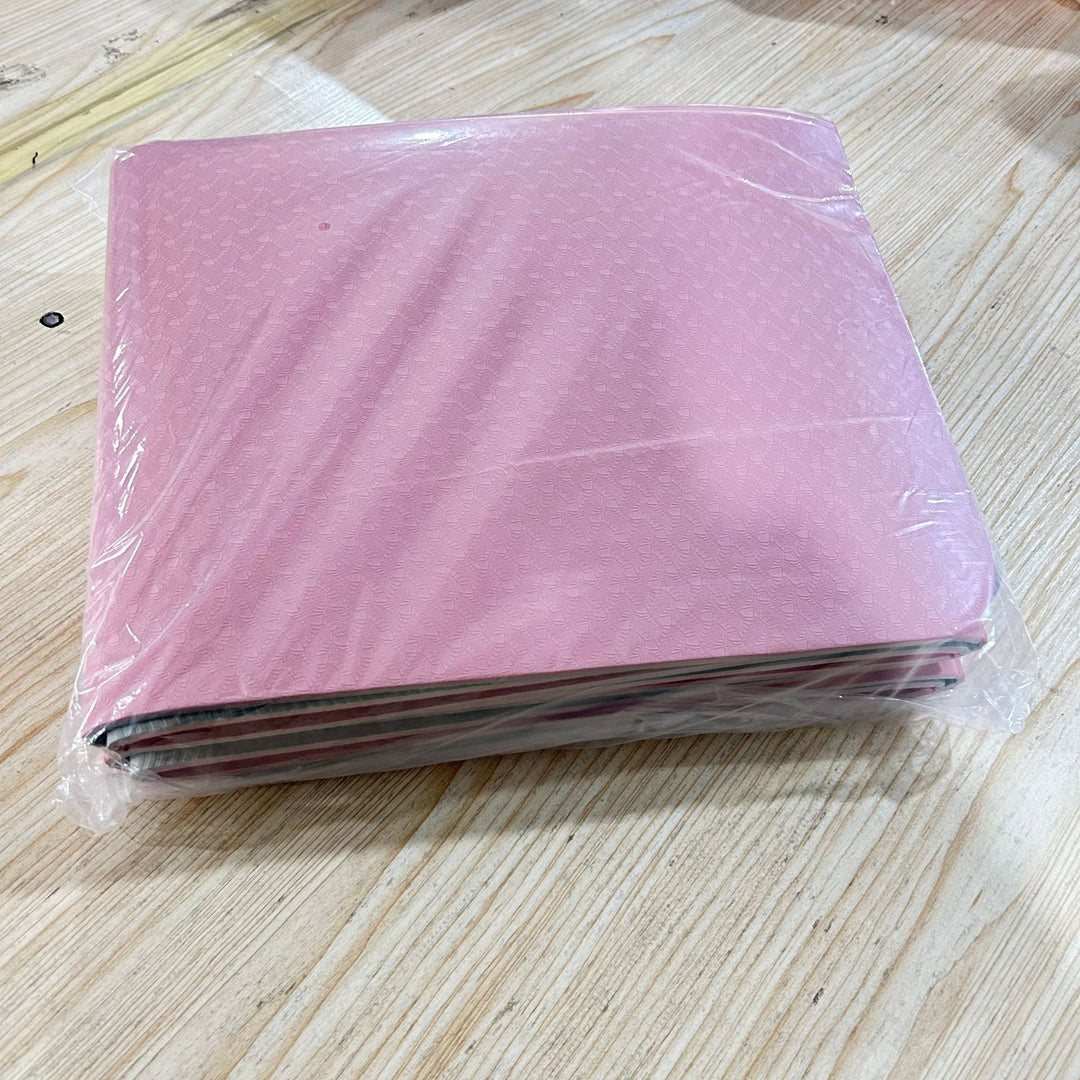 Non-slip training mat with structured design Stornfield