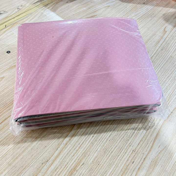 Non-slip training mat with structured design Stornfield