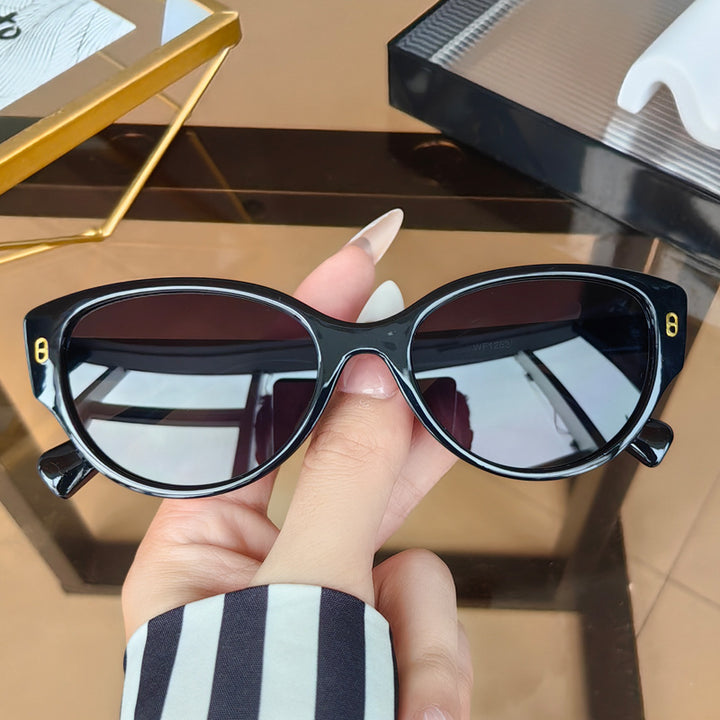 Ladies Cat-Eye Sunglasses with Modern Plastic Frame Stornfield