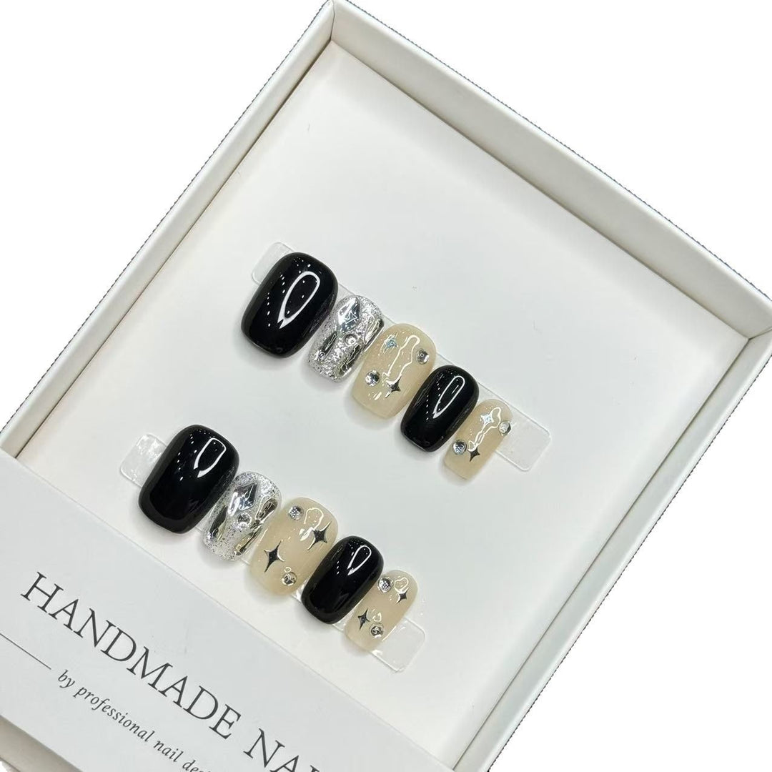 Handmade Press-On Nail Art Set with Decorative Metallic Accents