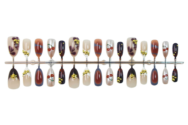 Artificial nail set with luxurious decorative accents Stornfield