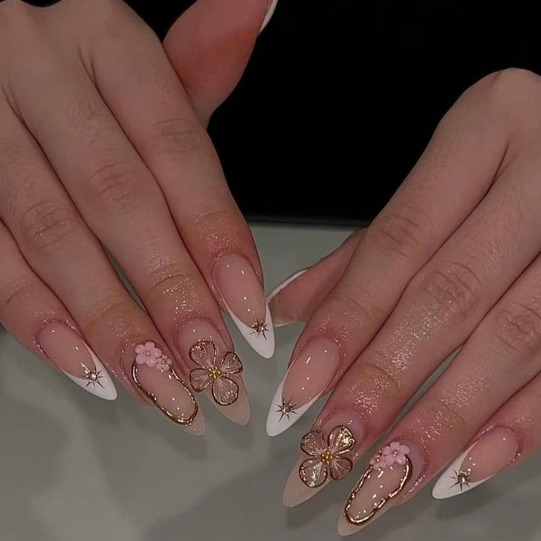 Elegant Press-On Nail Art Set with Floral Accents Stornfield